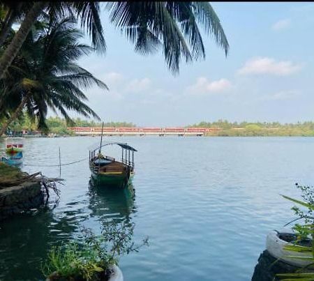 Green Island Homestay Riverside Kozhikode Ngoại thất bức ảnh