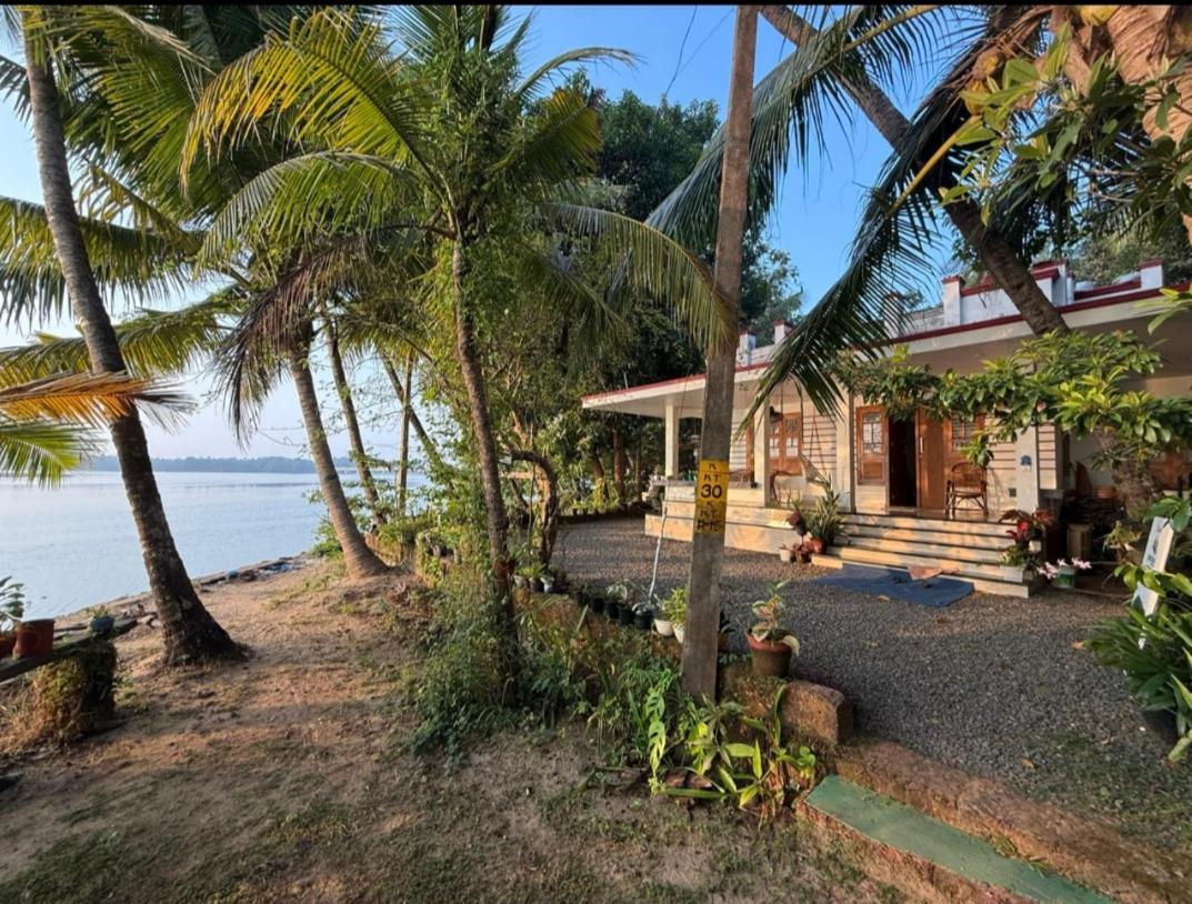 Green Island Homestay Riverside Kozhikode Ngoại thất bức ảnh